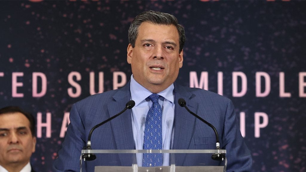 Sulaiman Calls Crawford Retirement ‘Cowardly’ Amid Ongoing WBC Dispute