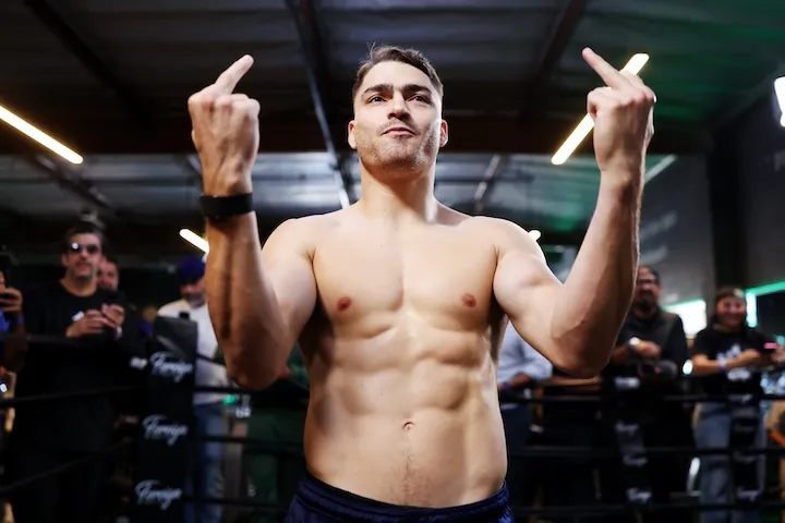 Oscar Duarte declares himself IBF 140lbs champ after Richardson Hitchins' withdrawal