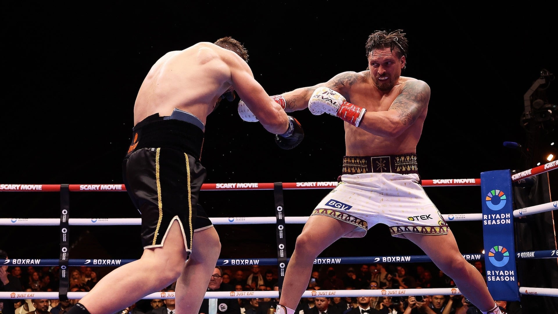 Usyk avoids monumental upset, stops tricky Verhoeven in 11th