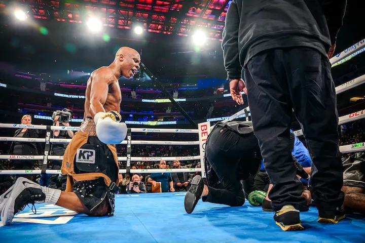 Atif Oberlton gets a scary reminder of boxing’s ‘theater of the unexpected’