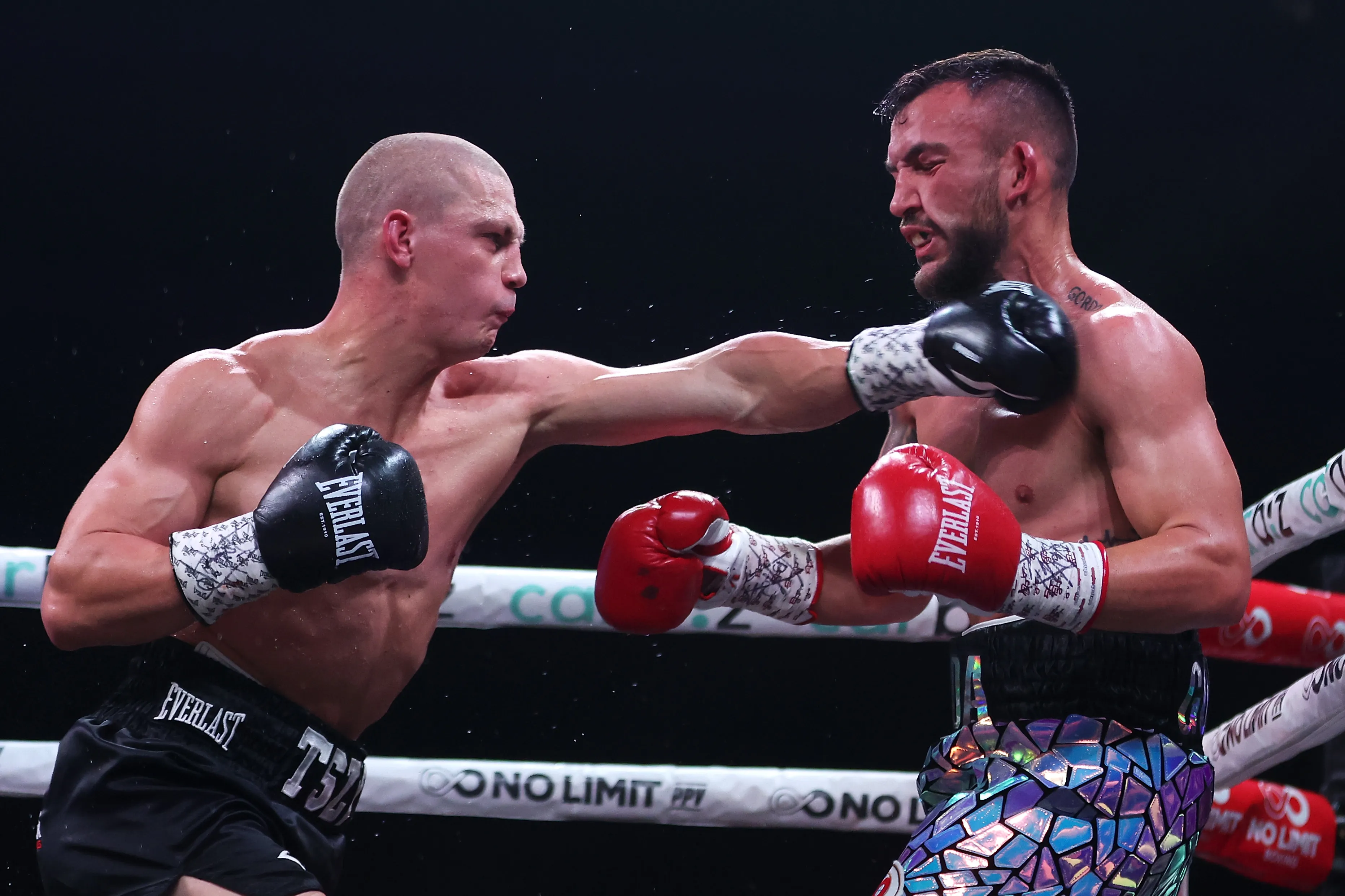 Nikita Tszyu dominates the brave Oscar Diaz who is rescued after six