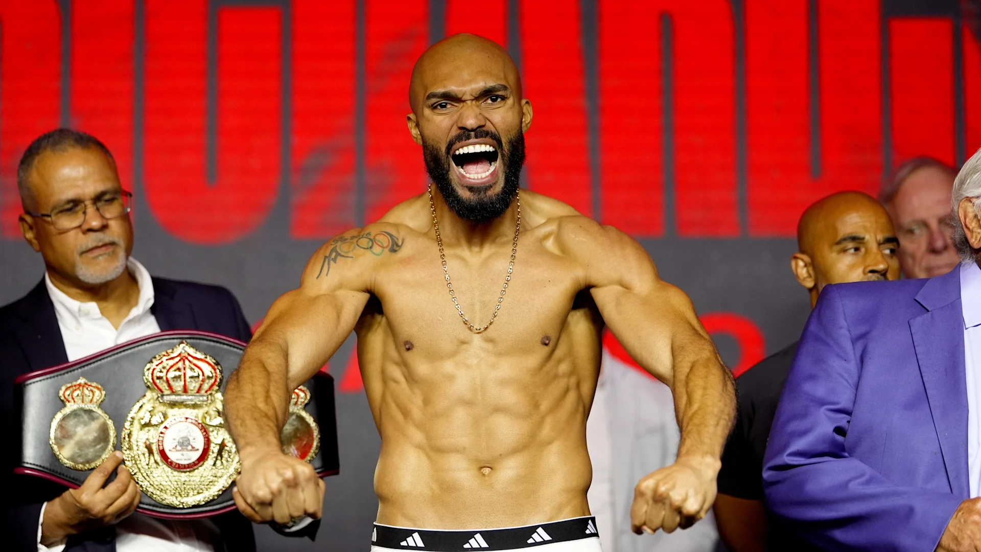 Relieved Ramirez sneaks split decision win over Richards