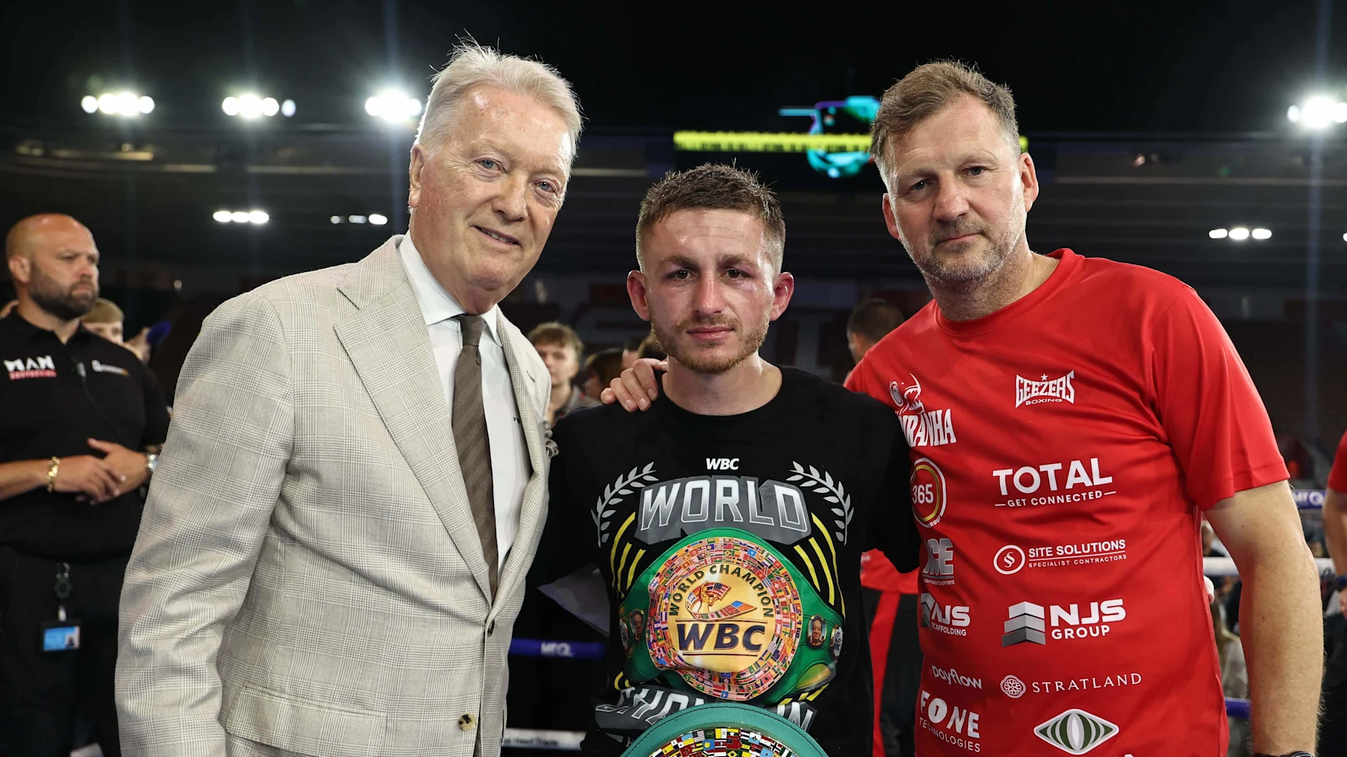 Warren eyes 'phenomenal' Cacace-Garner title clash