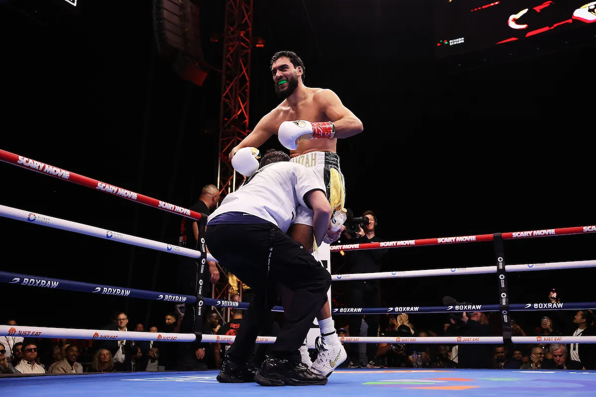 Possible Bank job for WBO super middleweight champion Hamzah Sheeraz