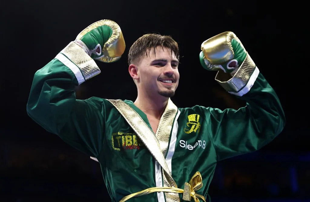 Hedges establishes himself as worthy cruiserweight before facing Brown
