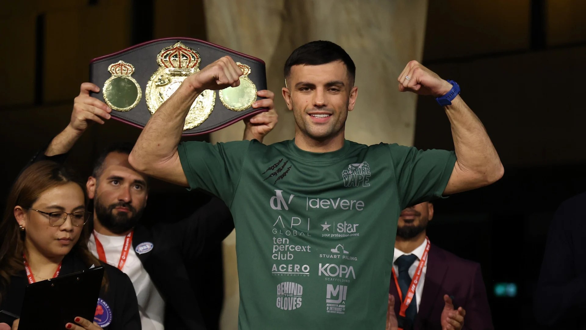 Catterall to face Romero-Lopez winner, November 19 deal deadline