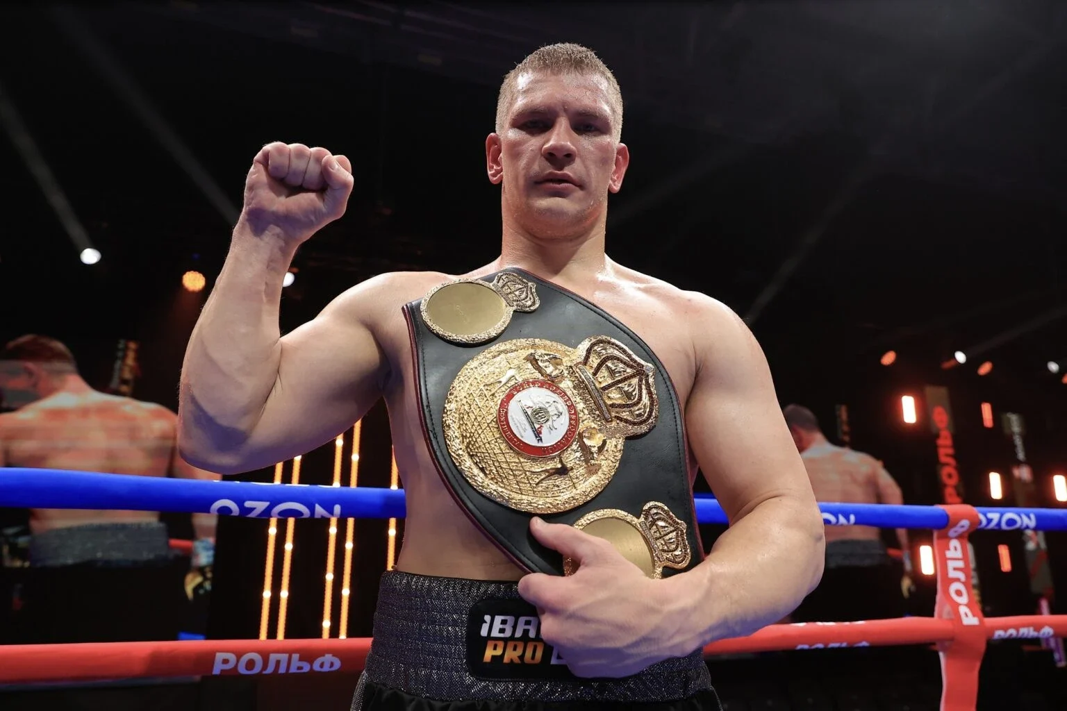 Joyce quits against Suslenkov in 11th round