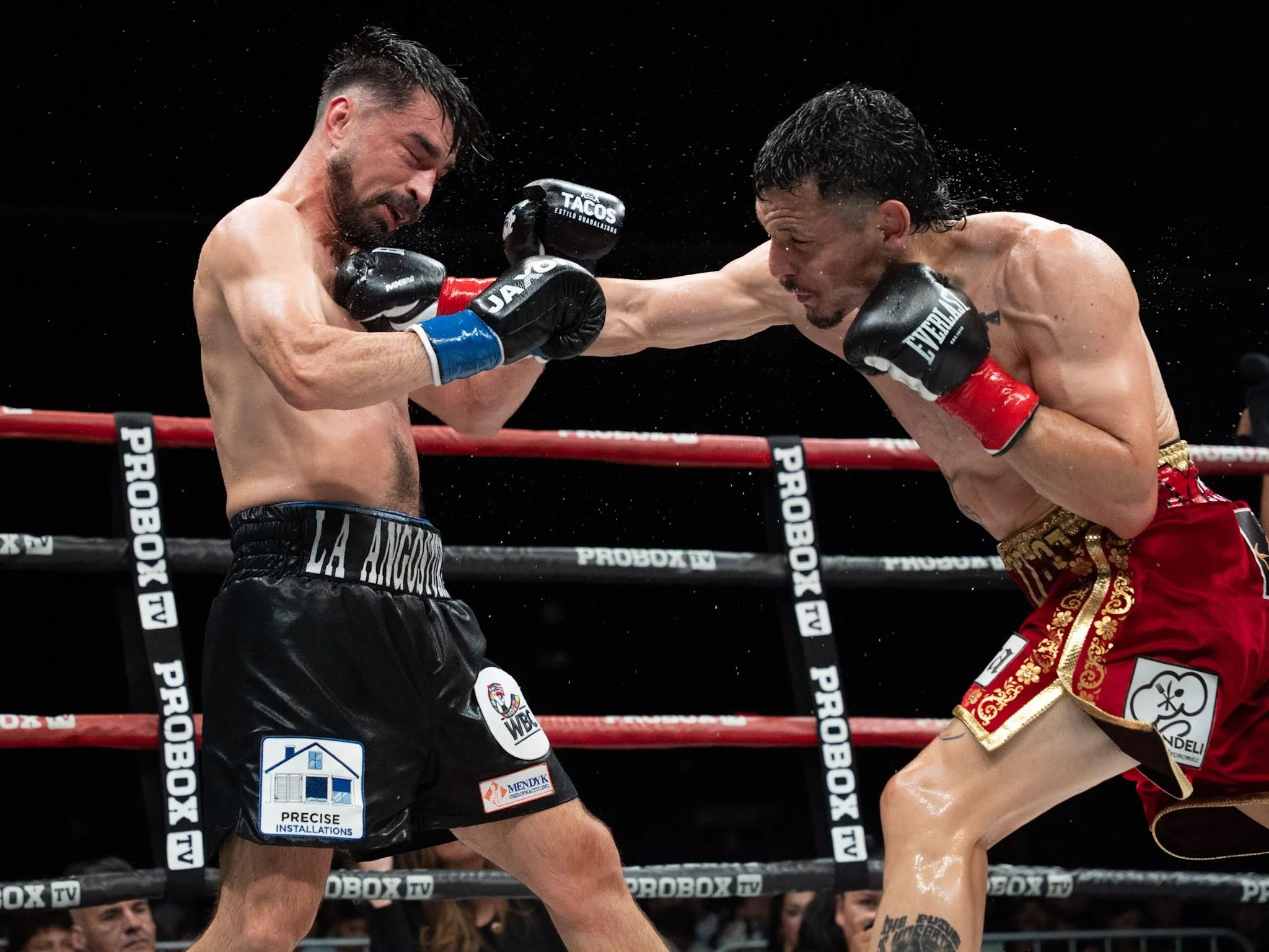 Bryan Flores maintains momentum by breaking down Jonathan Navarro