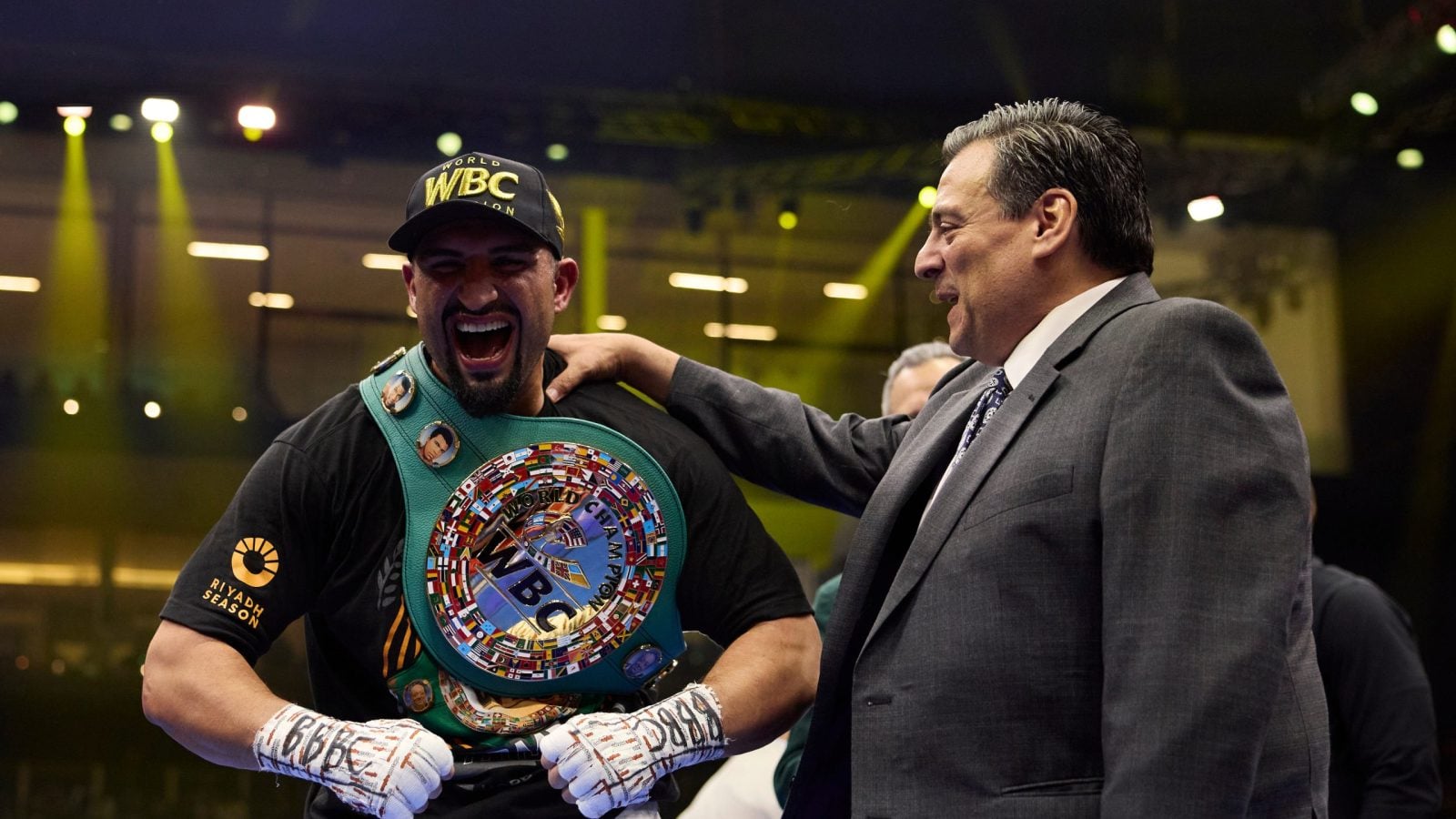 Agit Kabayel with WBC President Mauricio Sulaimán after his Interim WBC World Heavyweight Title win against Zhilei Zhang