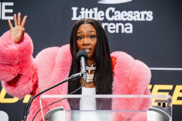 Claressa Shields to Kaye Scott: I have to destroy you.
