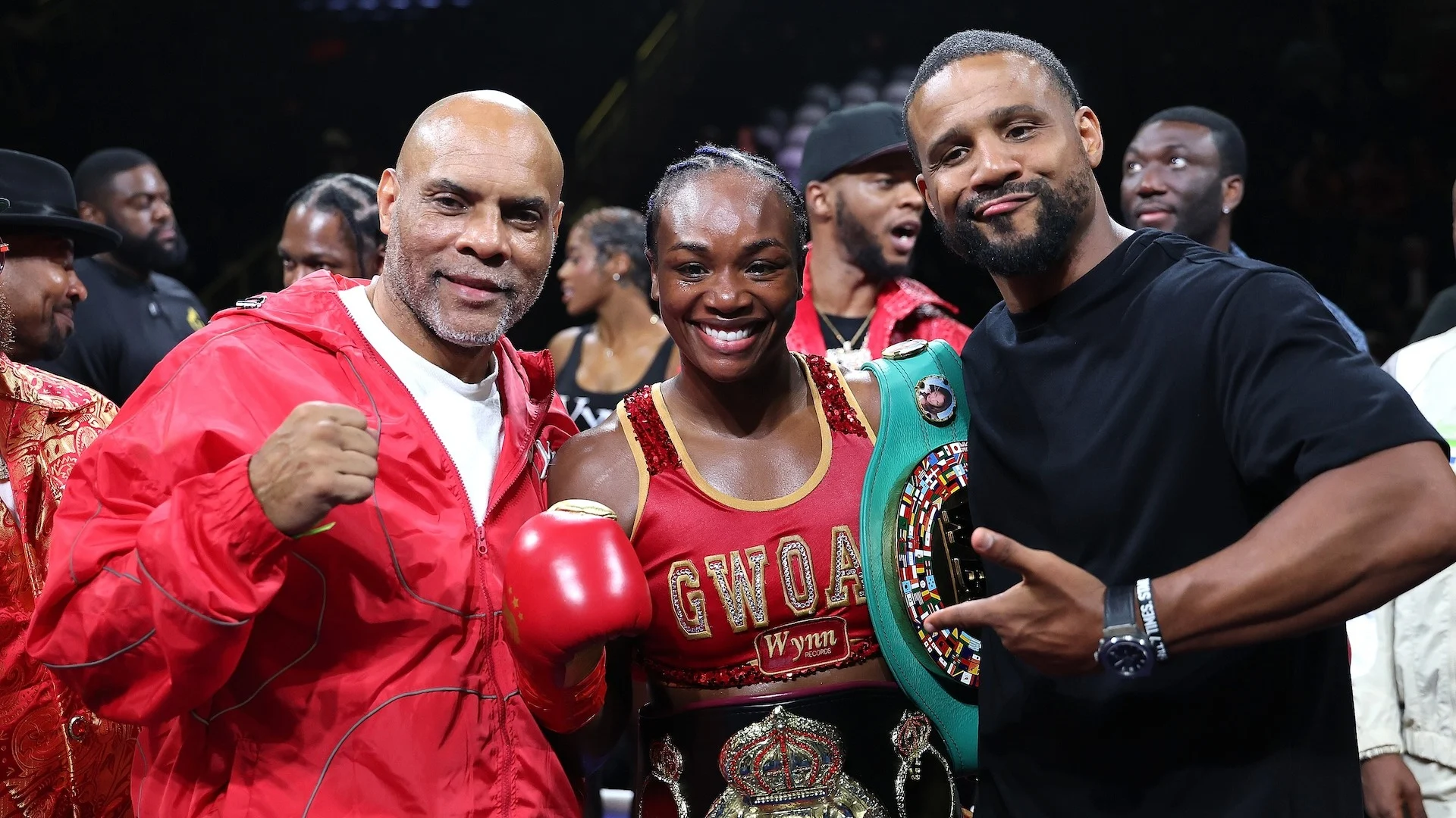 Shields says she broke finger two weeks before stopping Scott