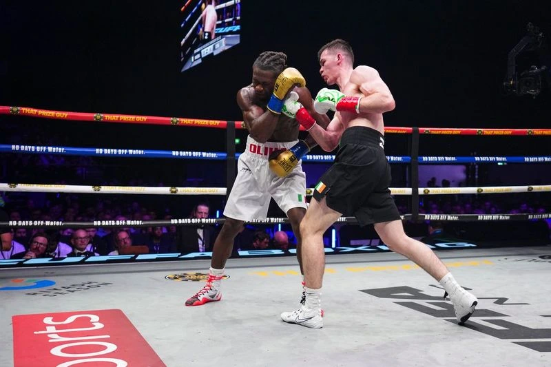 McKenna Cruises Past Oliha; Wins IBF Middleweight Title