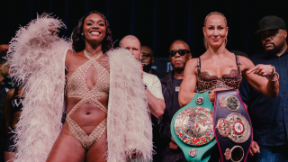 Claressa Shields reclaims WBC and WBA middleweight titles with sixth-round stoppage of Kaye Scott