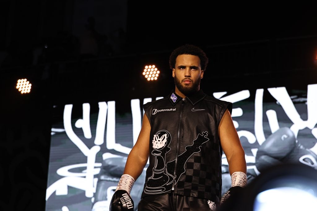 Moses Itauma makes his way to the ring for his bout with Filip Hrgovic.