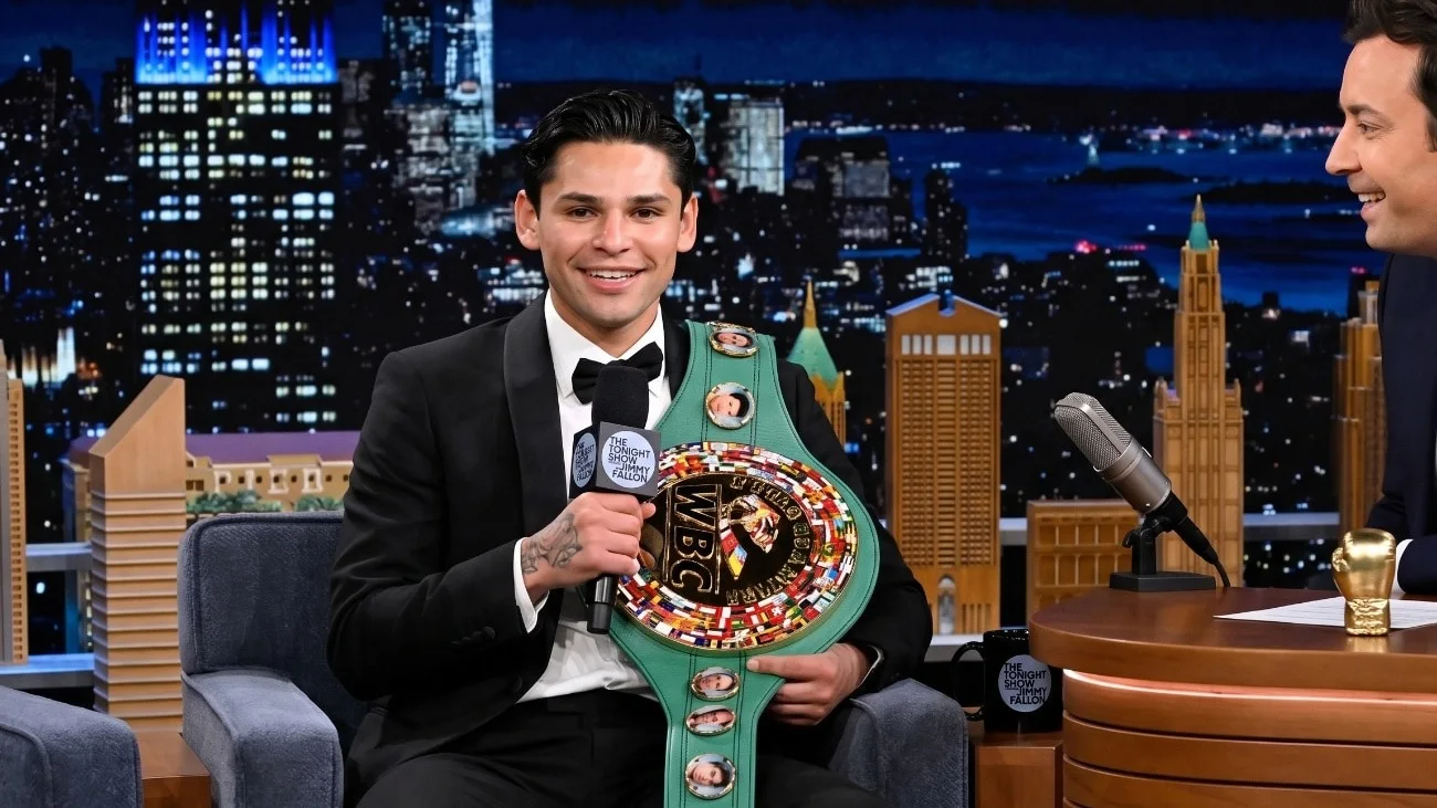 Garcia aims to lock up Fighter of the Year with December return