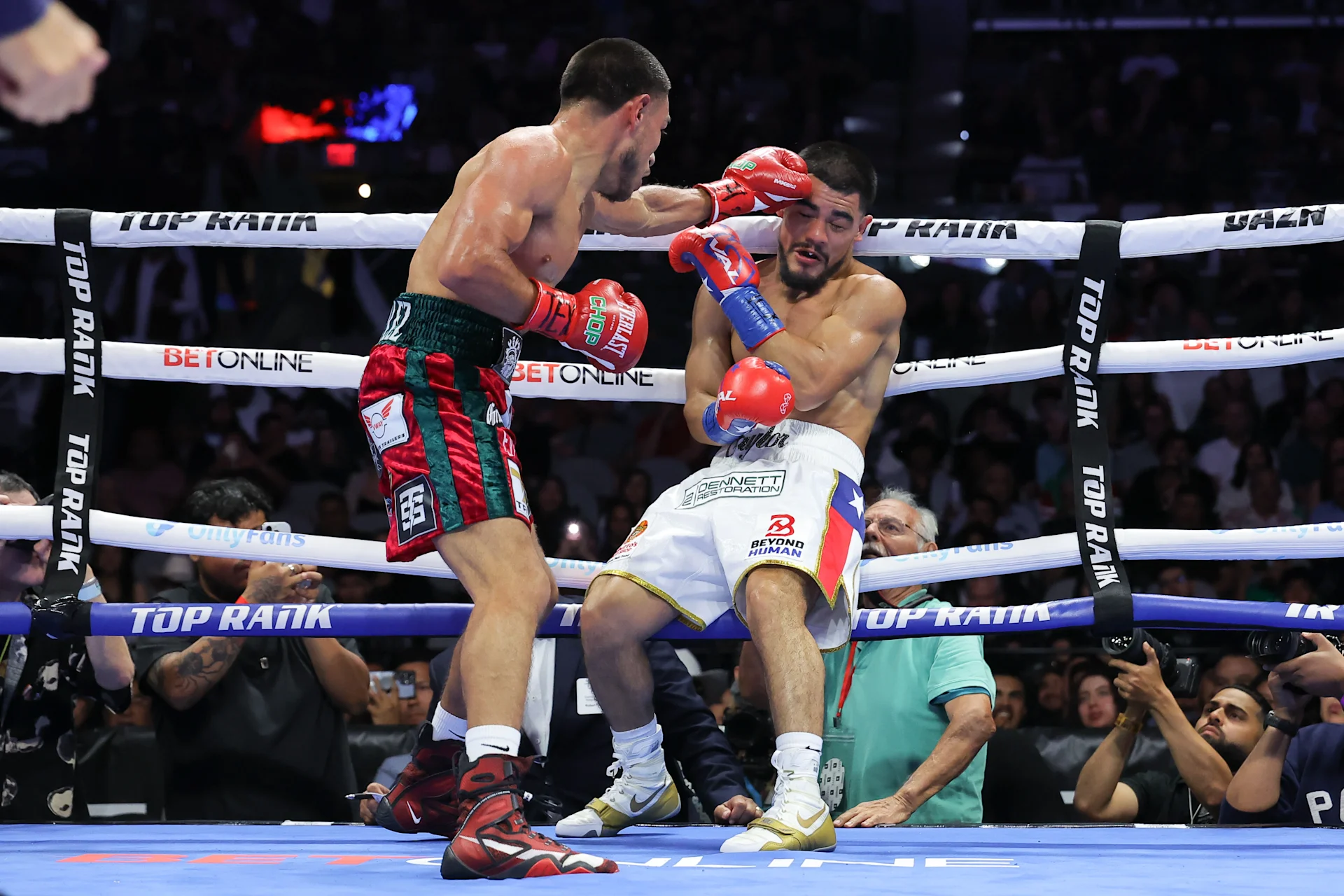'Chop Chop' Gonzalez butchers Vazquez for 2nd-round stoppage