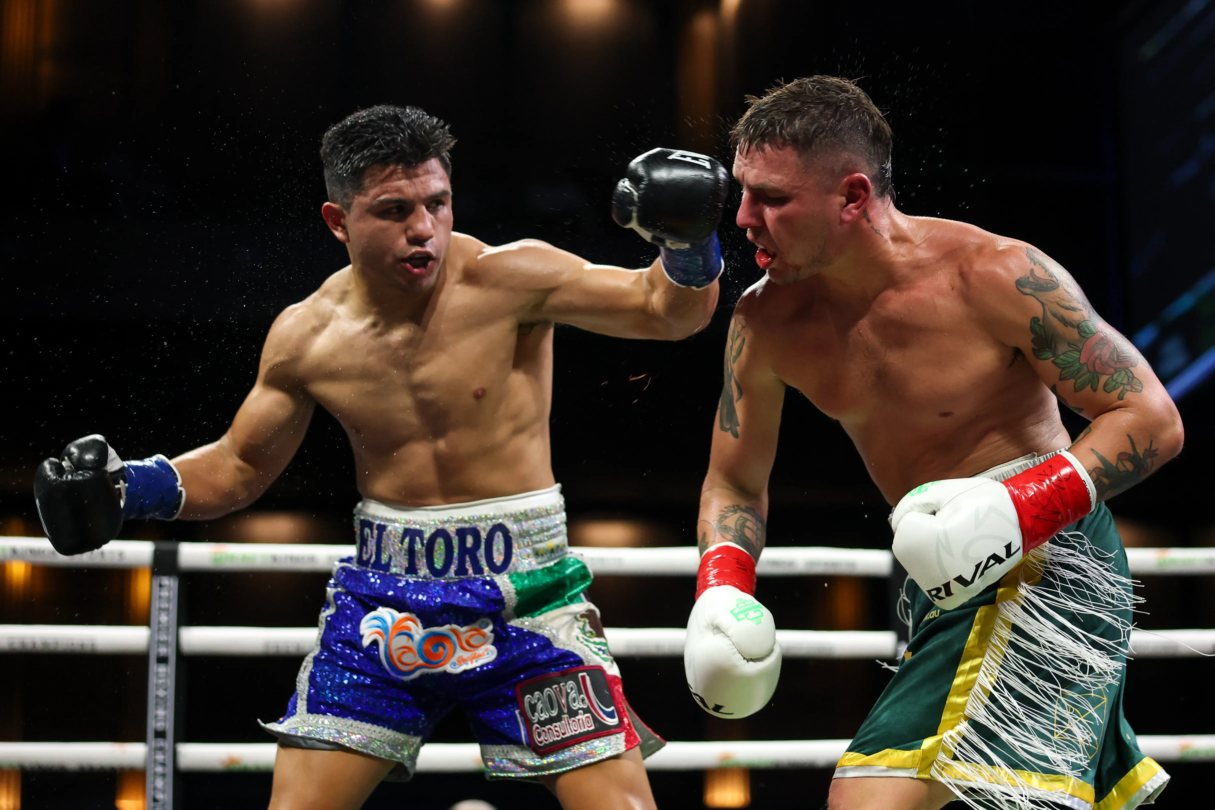 Armando Resendiz wins banger in response to Munguia title setback