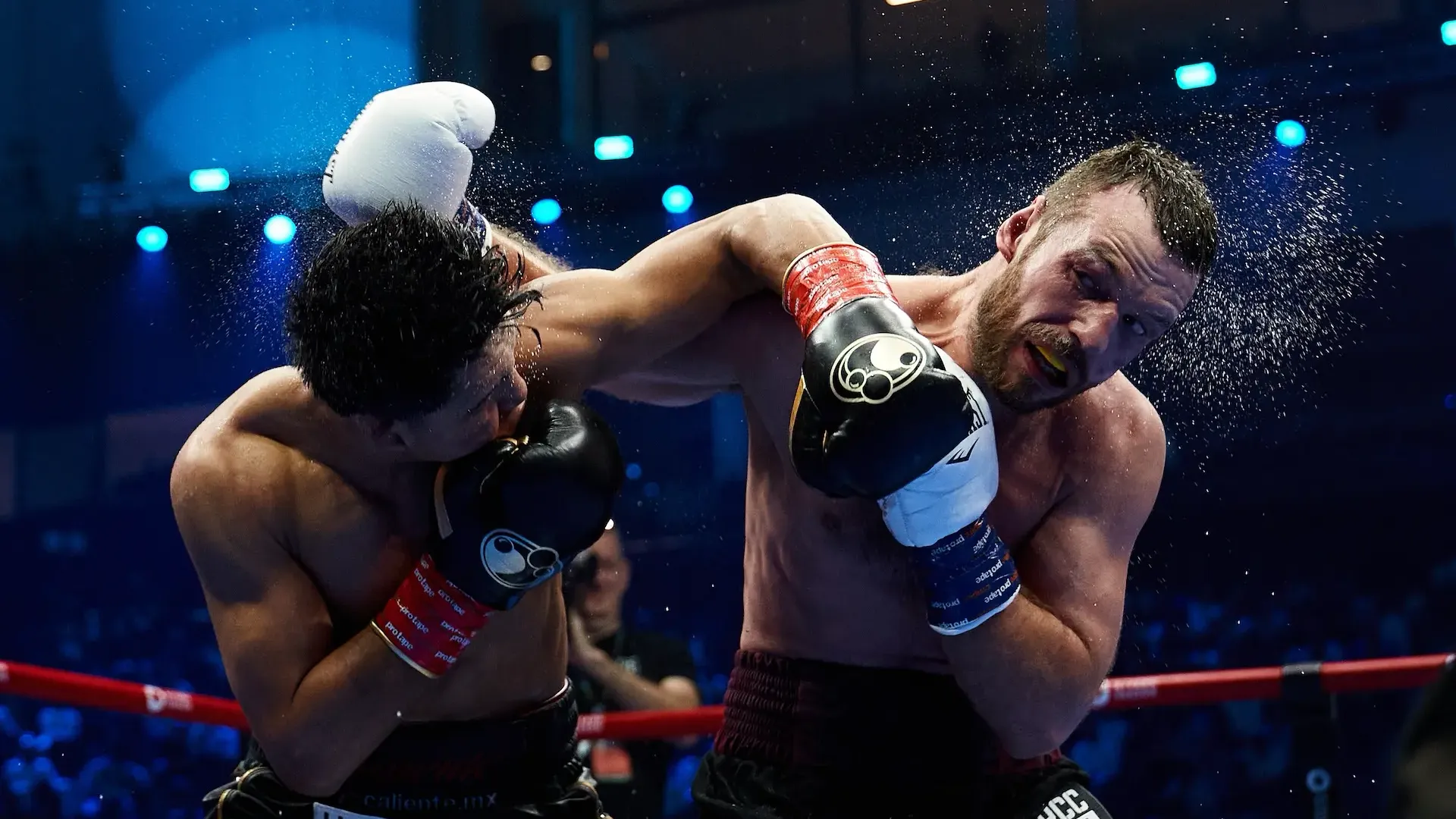 Munguia Survives Scare, Unanimously Outpoints Huge Underdog Zon